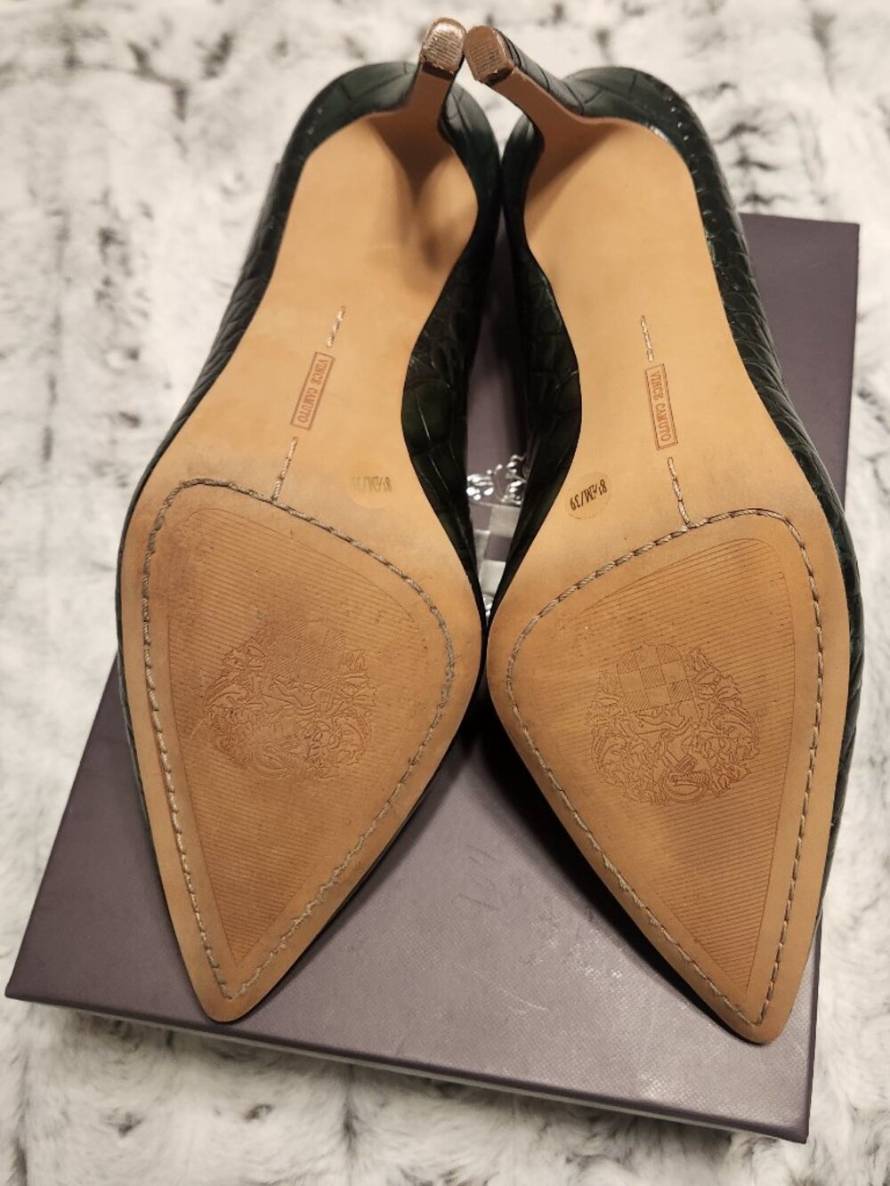 Vince Camuto Savilla Dark Green Croco Embossed Pumps Heels Size 8.5M - Picture 5 of 7